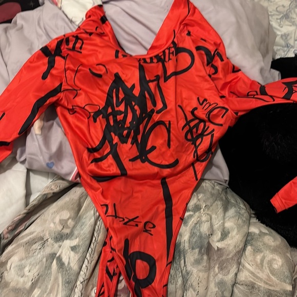 Two piece - Picture 4 of 6